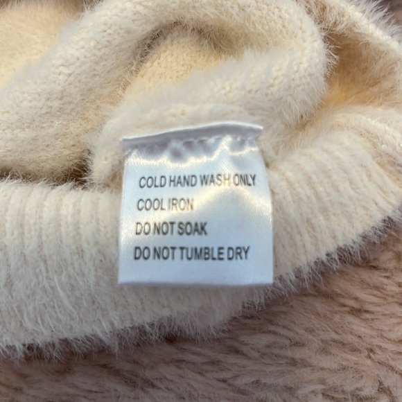 Fuzzy White Cardigan - Picture 5 of 5